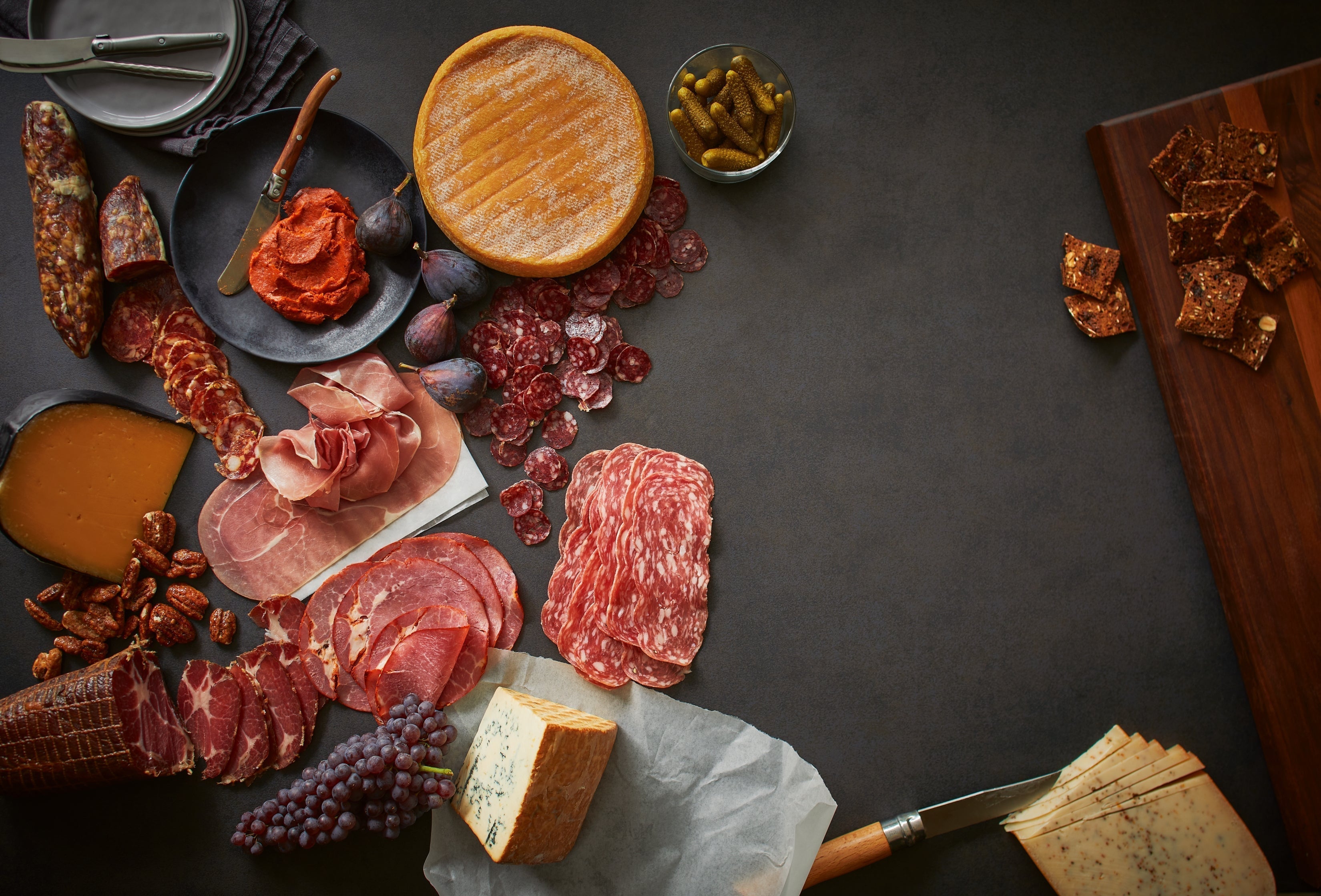 The Ultimate Low-Carb Cheese Board: Rich Flavours, High-Quality Fats, and Smart Snacking Options